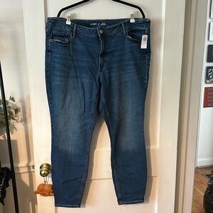 Old Navy Mid Rise Rockstar Super Skinny Jean NWT Size 22